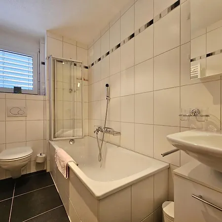 Apartment Felskinn 2. Og *